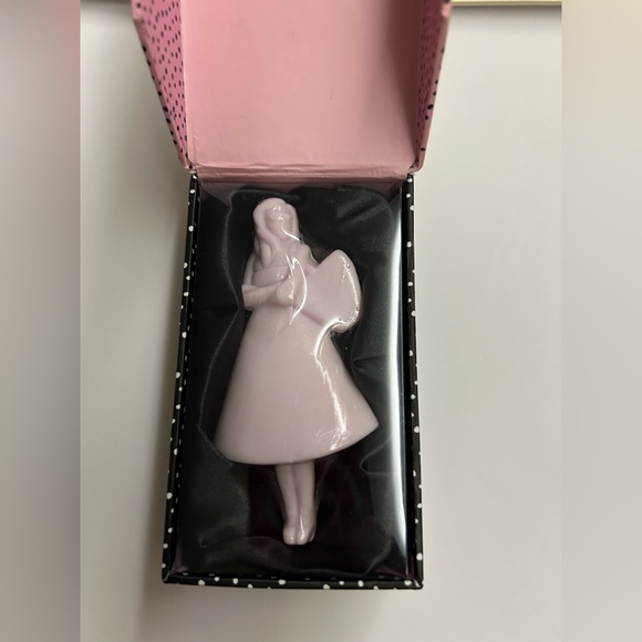 New Vegetable Soap "All Dolled Up" Sculpted Soap in a Keepsake Box - Picture 2 of 6